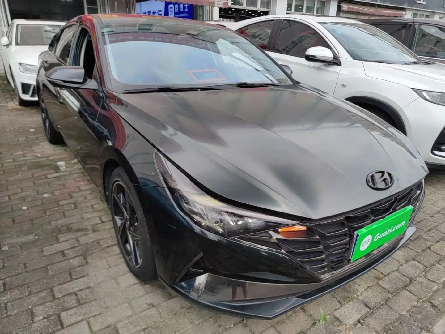 Hyundai Elantra 2021 1.5L CVT LUX Prestige Edition — миниатюра 3