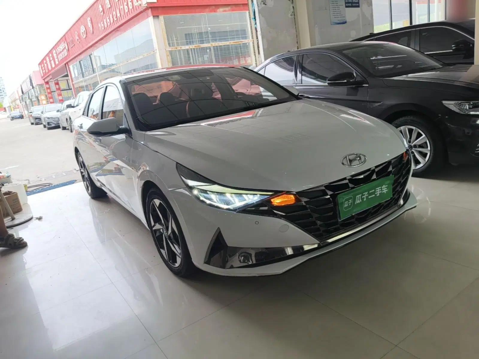 Hyundai Elantra 2021 1.5L CVT GLX Elite Edition — миниатюра 3