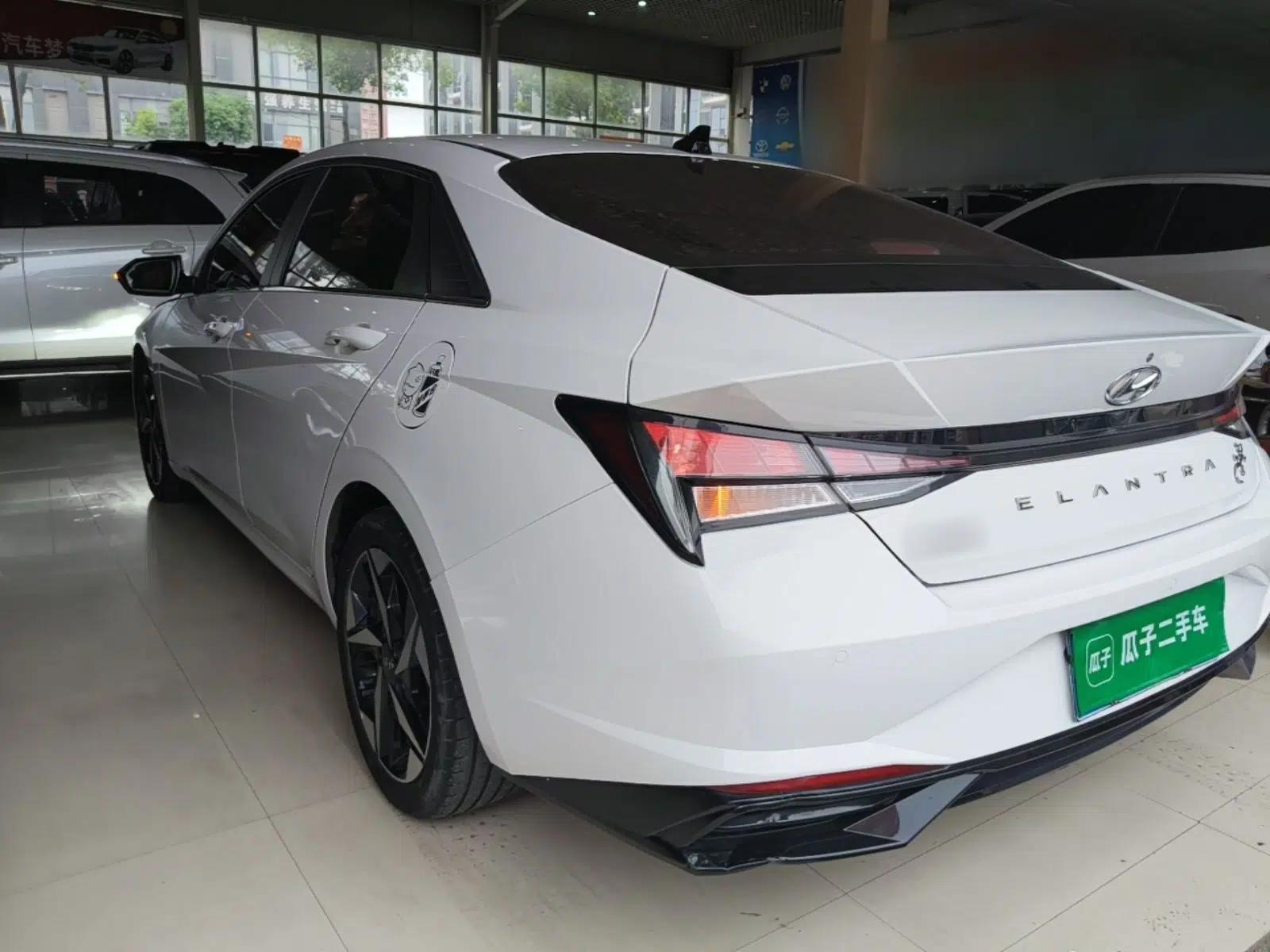 Hyundai Elantra 2021 1.5L CVT GLX Elite Edition — миниатюра 4