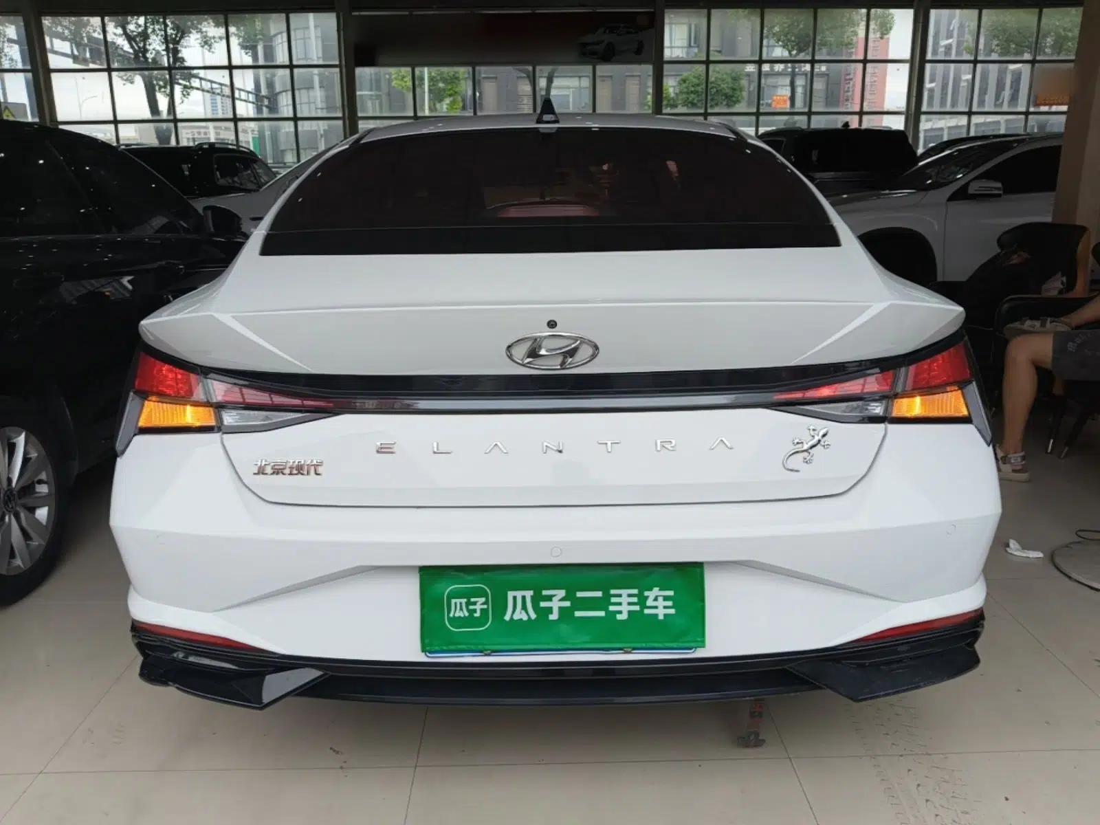 Hyundai Elantra 2021 1.5L CVT GLX Elite Edition — миниатюра 5