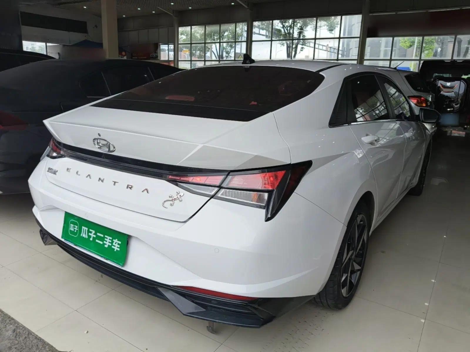 Hyundai Elantra 2021 1.5L CVT GLX Elite Edition — миниатюра 6