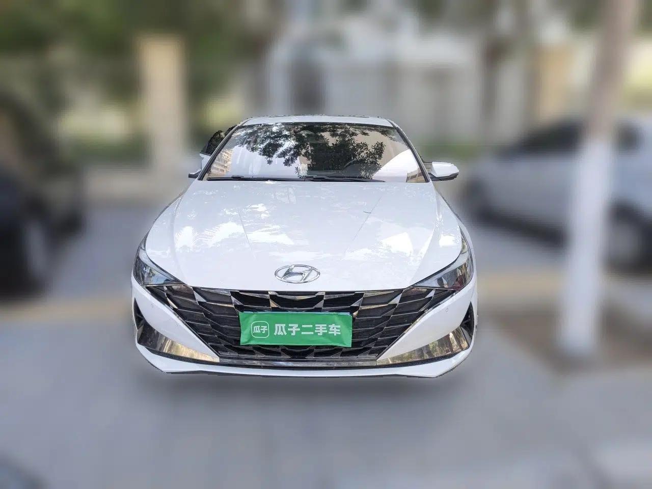 Hyundai Elantra 2021 1.5L CVT LUX Prestige Edition — миниатюра 2
