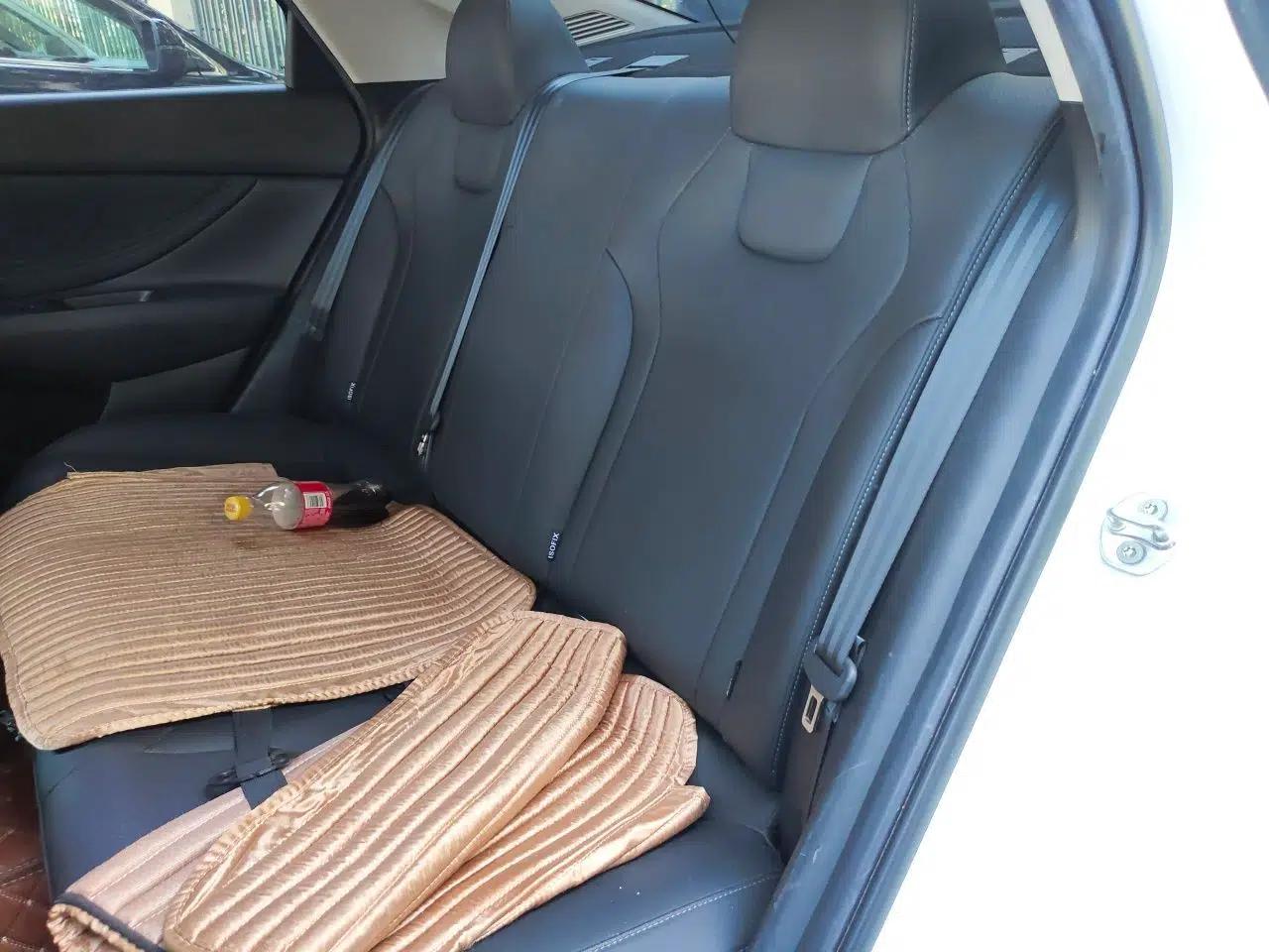 Hyundai Elantra 2021 1.5L CVT LUX Prestige Edition — миниатюра 17