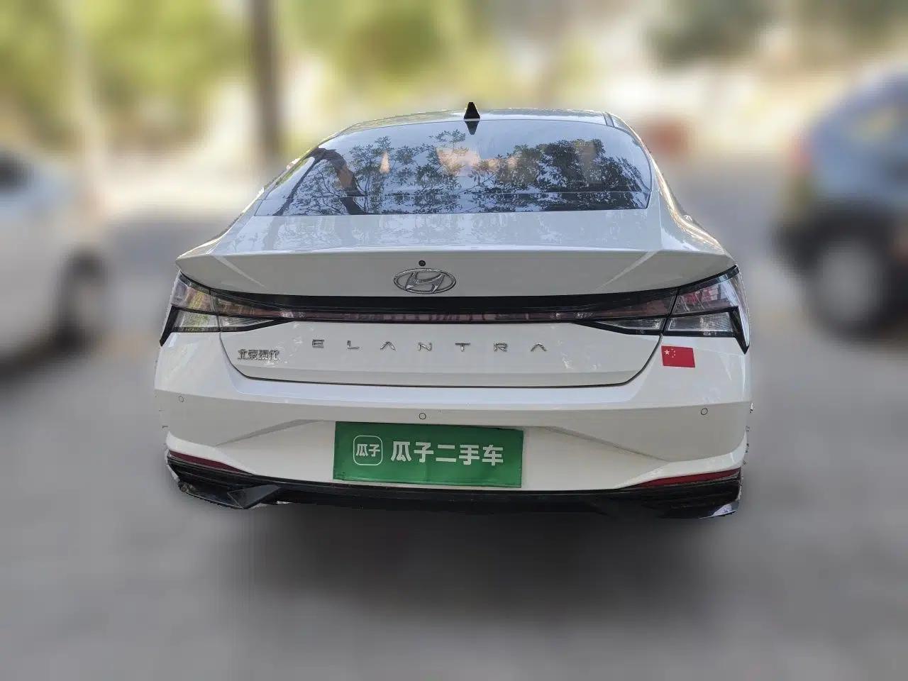Hyundai Elantra 2021 1.5L CVT LUX Prestige Edition — миниатюра 5