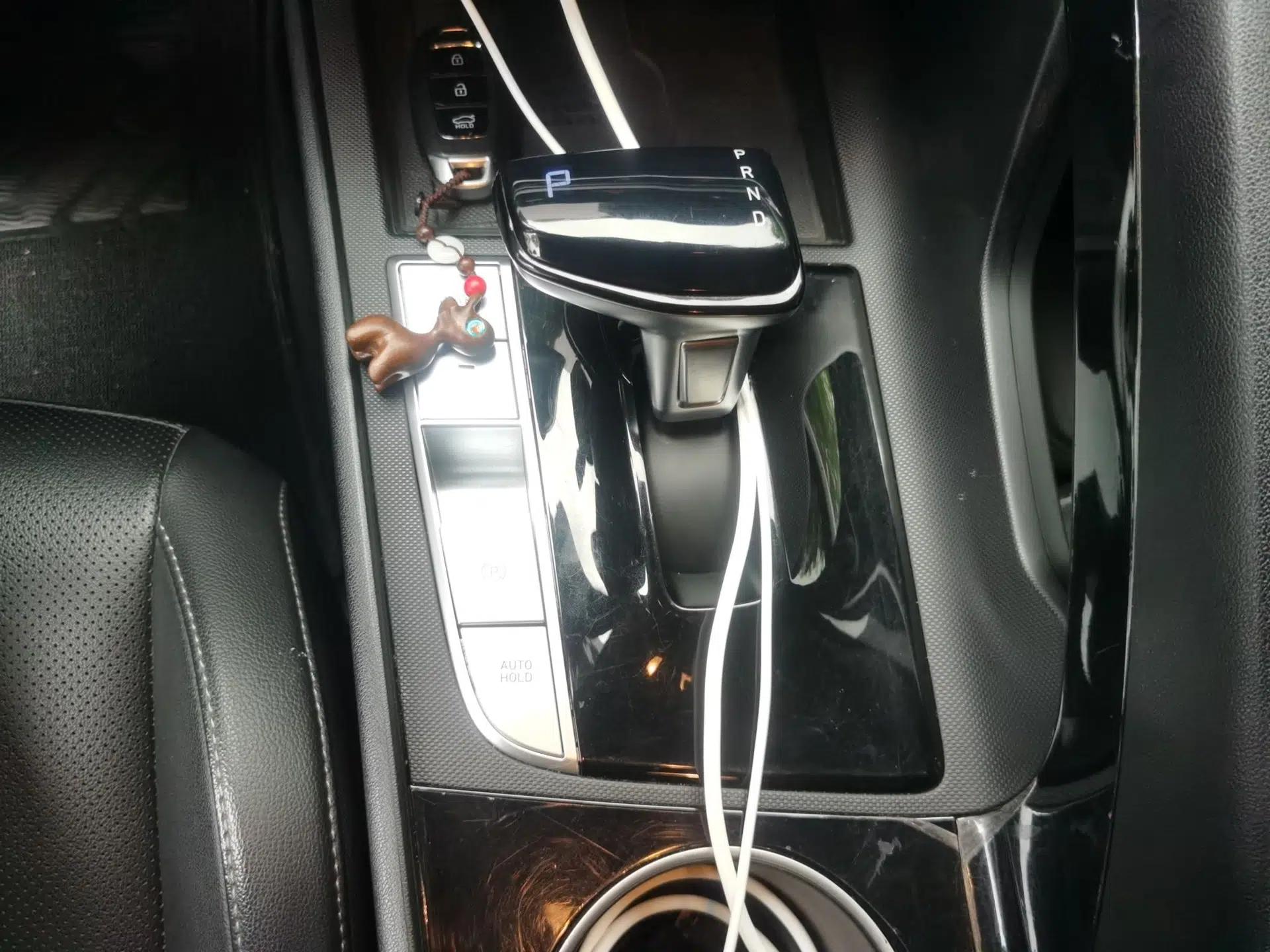 Hyundai Elantra 2021 1.5L CVT LUX Prestige Edition — миниатюра 14