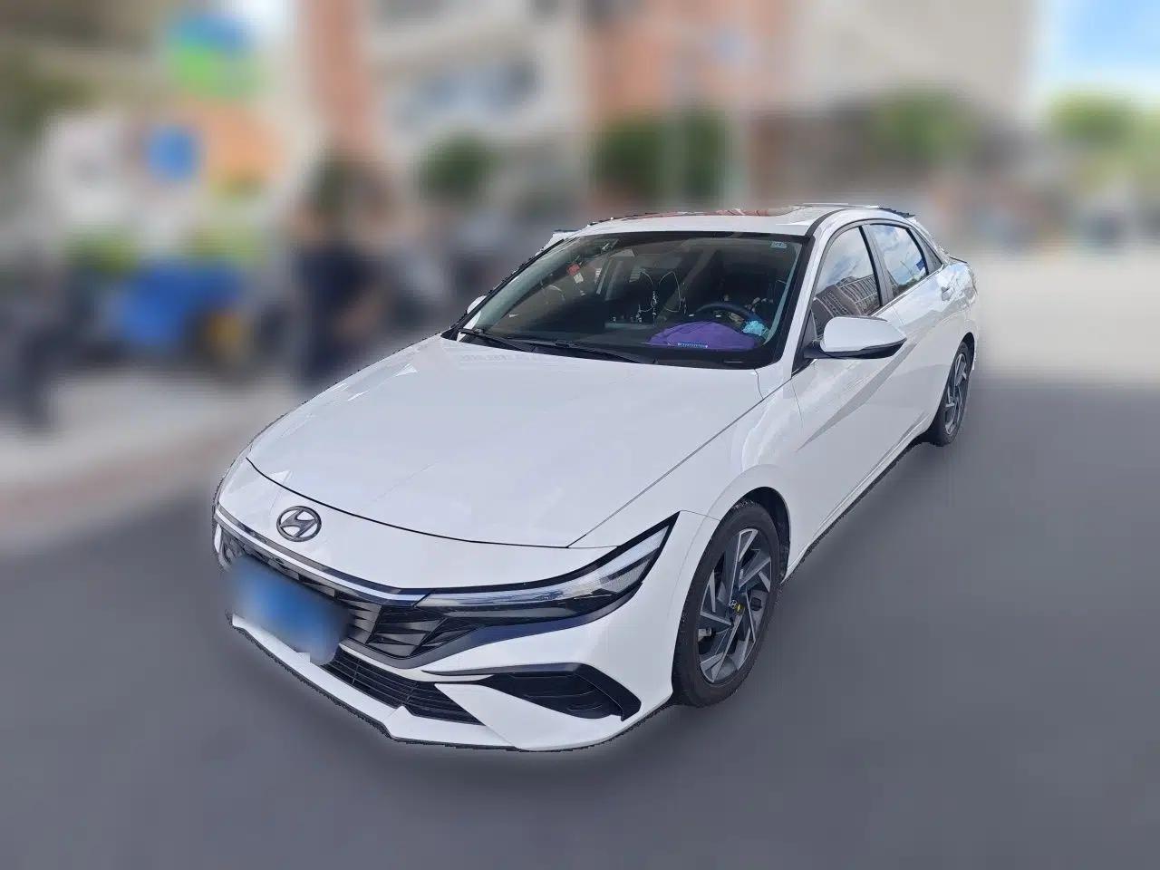 Hyundai Elantra 2023 1.5L CVT LUX Prestige Edition — миниатюра 1