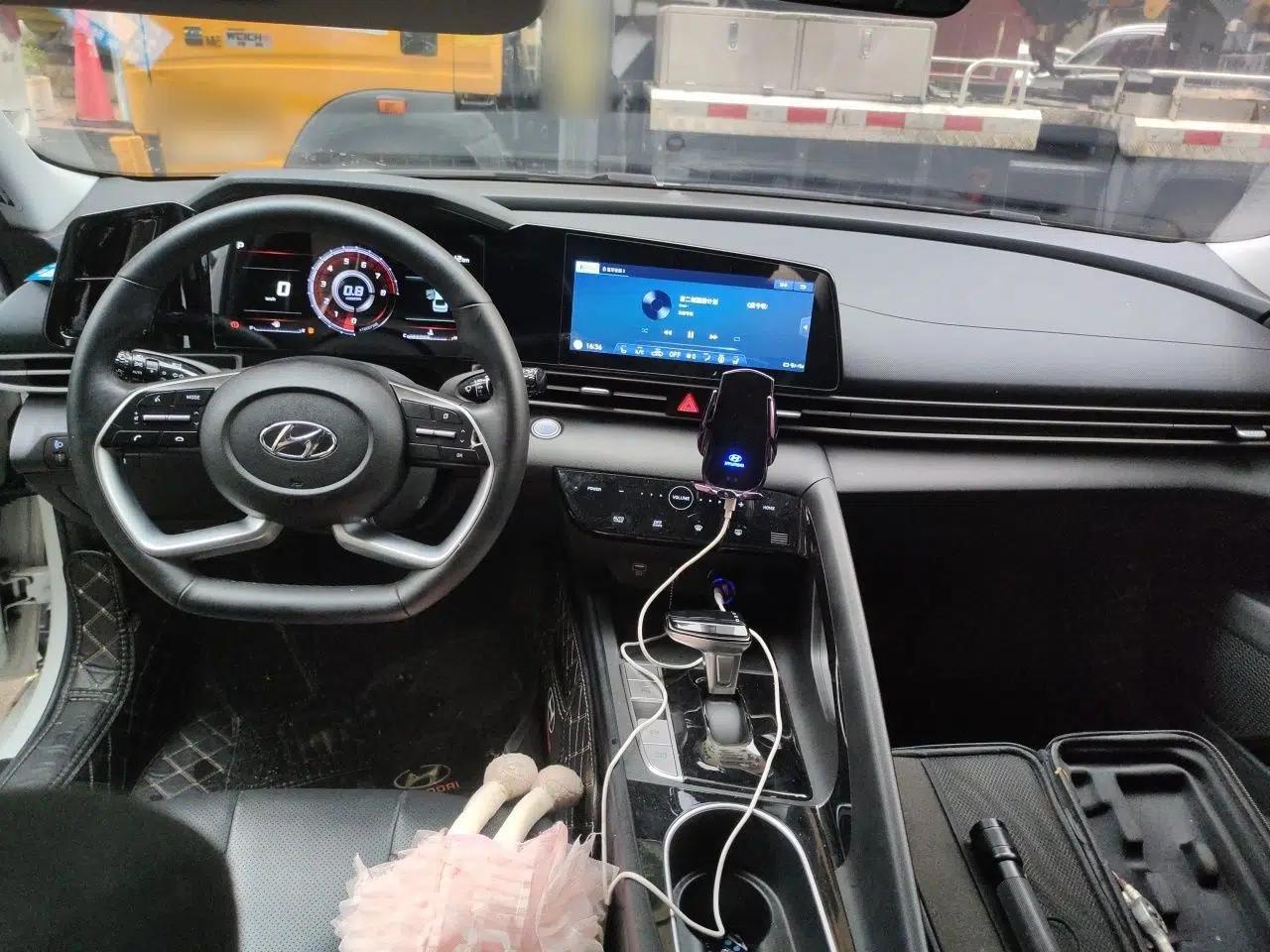 Hyundai Elantra 2022 1.5L CVT GLX Elite Edition — миниатюра 9