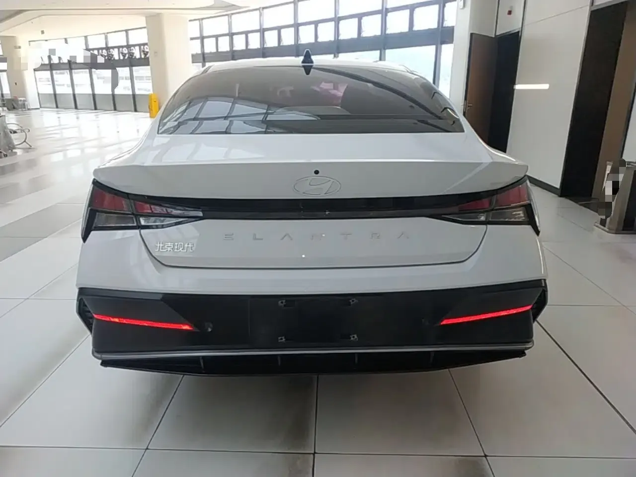 Hyundai Elantra 2023 1.5L CVT GLX Elite Edition — миниатюра 5