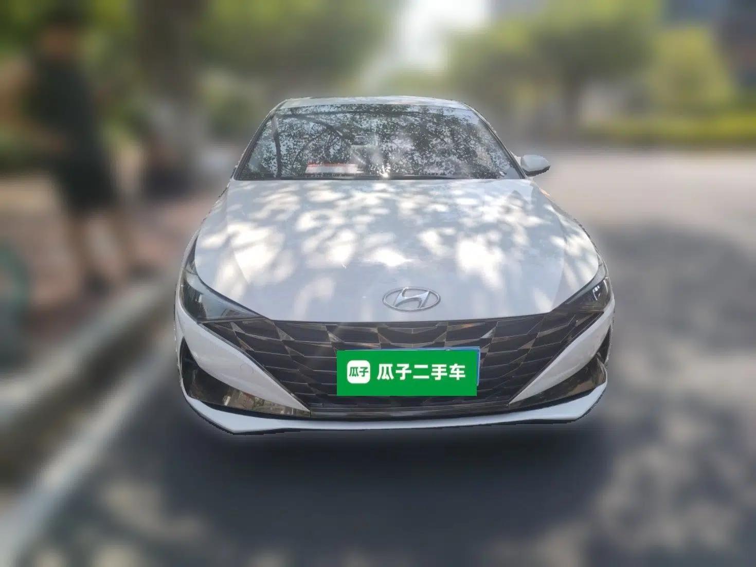 Hyundai Elantra 2022 1.5L CVT LUX Prestige Edition — миниатюра 2
