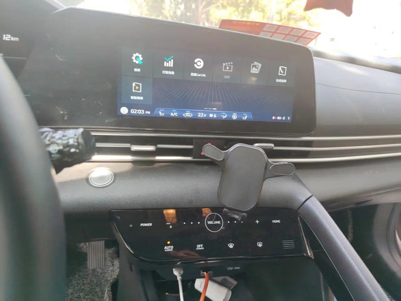 Hyundai Elantra 2022 1.5L CVT LUX Prestige Edition — миниатюра 13
