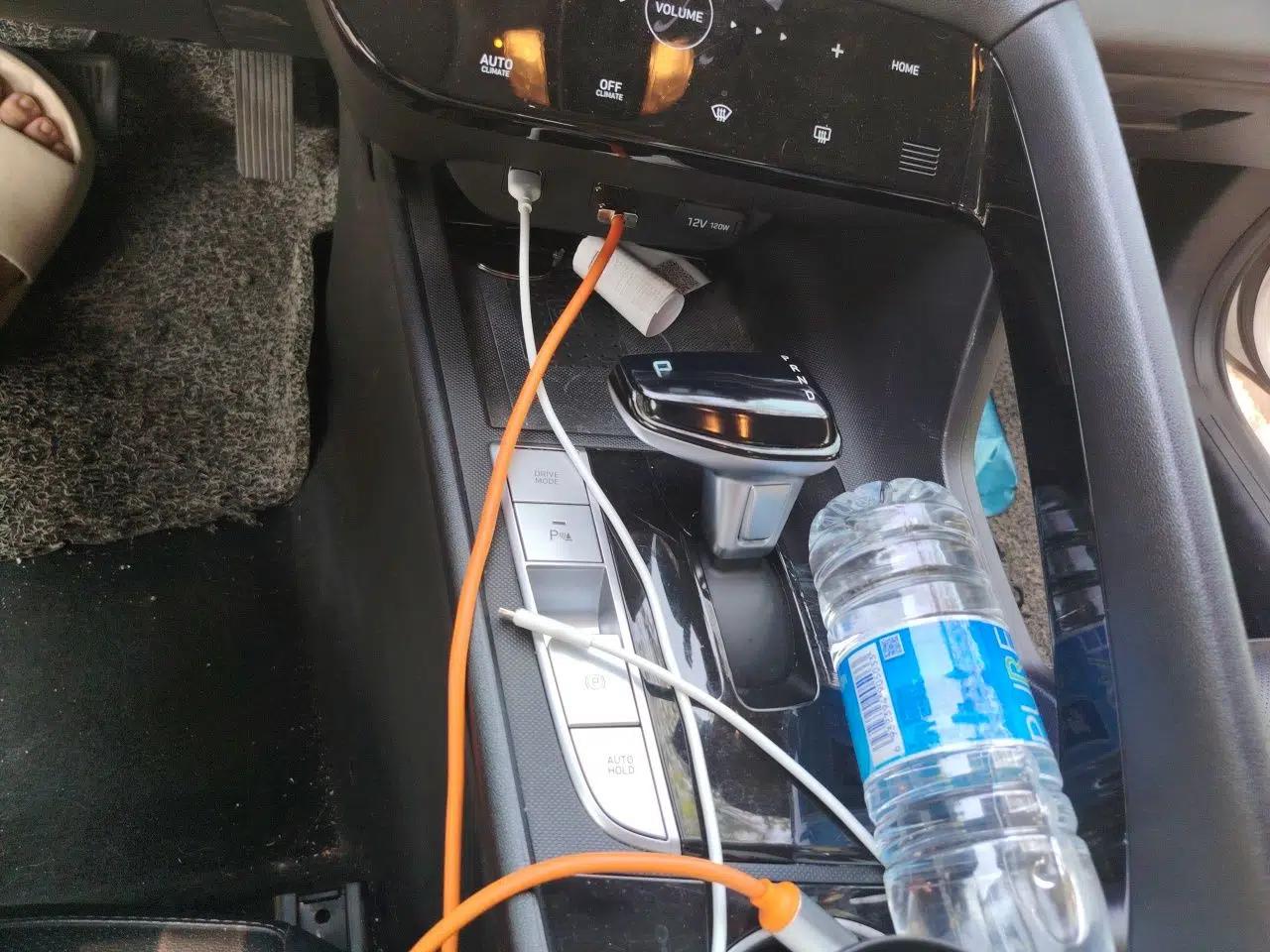 Hyundai Elantra 2022 1.5L CVT LUX Prestige Edition — миниатюра 14