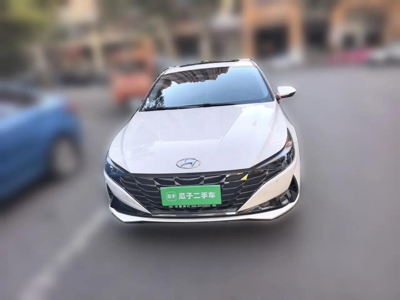 Hyundai Elantra 2022 1.5L CVT LUX Prestige Edition — миниатюра 2
