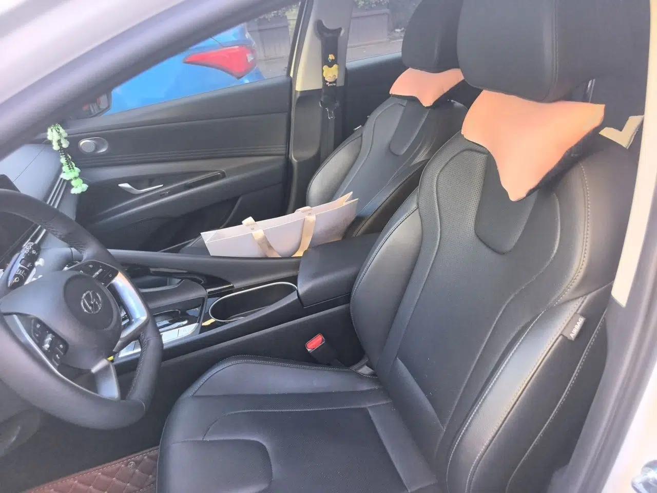 Hyundai Elantra 2022 1.5L CVT LUX Prestige Edition — миниатюра 15