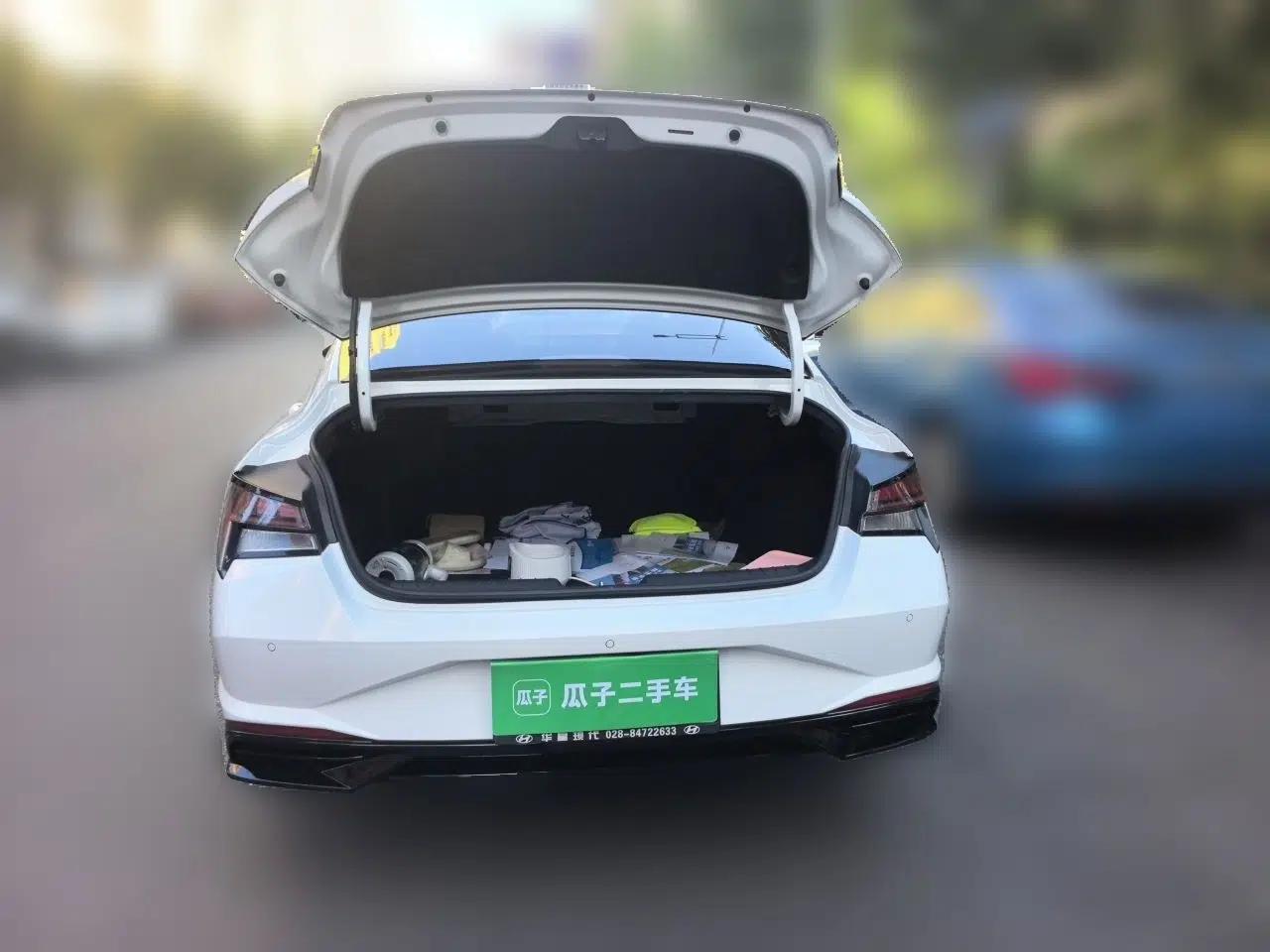 Hyundai Elantra 2022 1.5L CVT LUX Prestige Edition — миниатюра 19