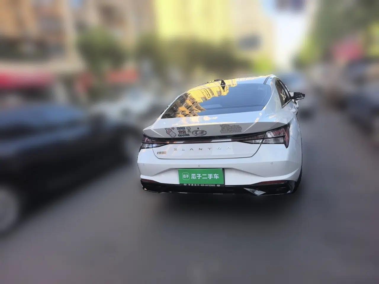 Hyundai Elantra 2022 1.5L CVT LUX Prestige Edition — миниатюра 5