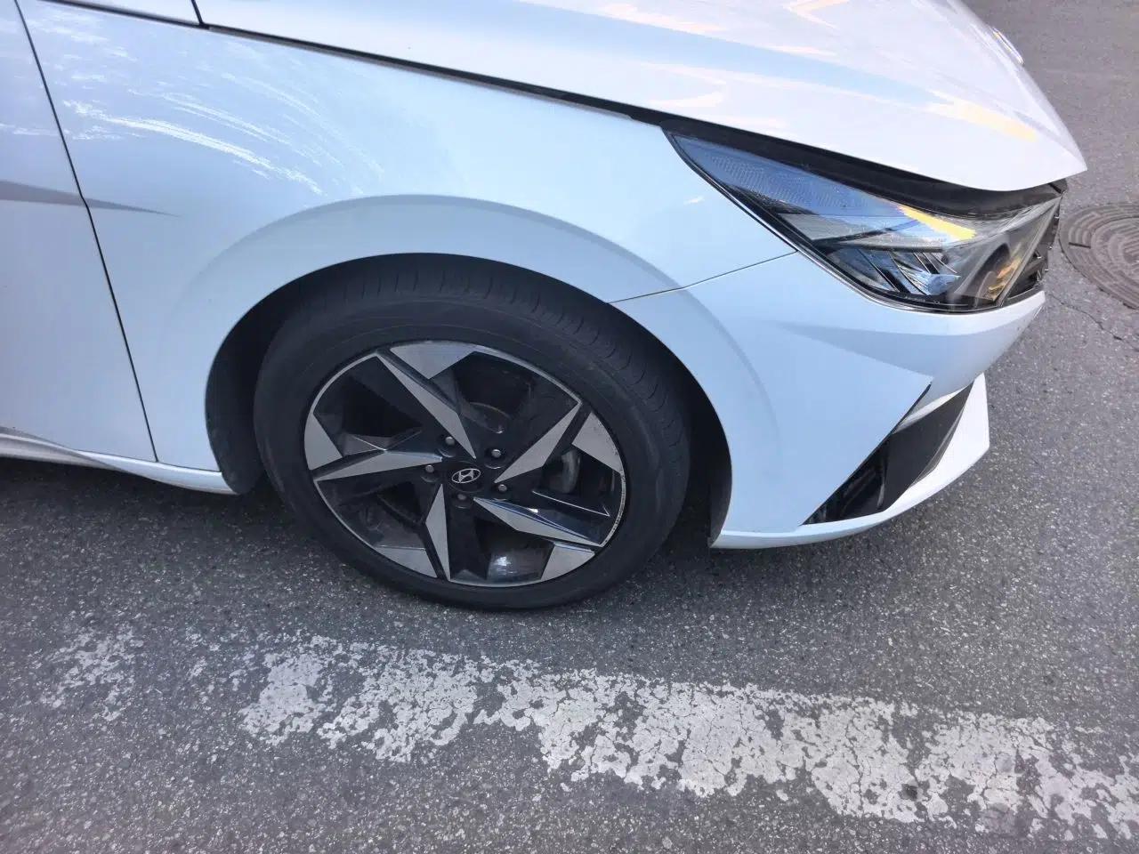 Hyundai Elantra 2022 1.5L CVT LUX Prestige Edition — миниатюра 8