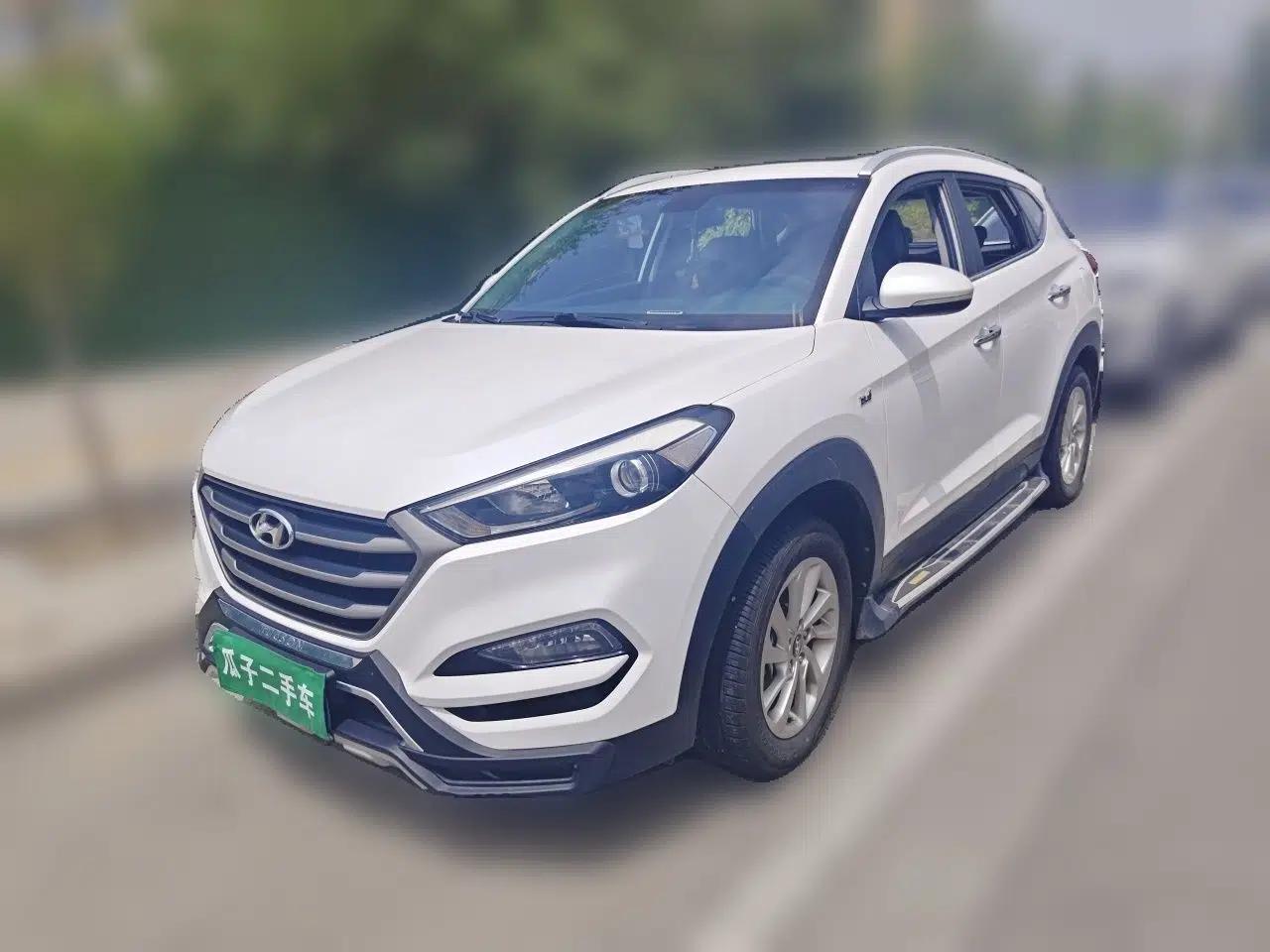 Hyundai Tucson 2015 1.6T Dual-Clutch Two-Wheel-Drive Smart Model — миниатюра 1