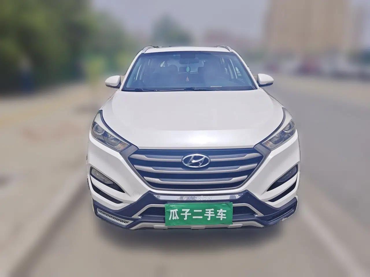 Hyundai Tucson 2015 1.6T Dual-Clutch Two-Wheel-Drive Smart Model — миниатюра 2