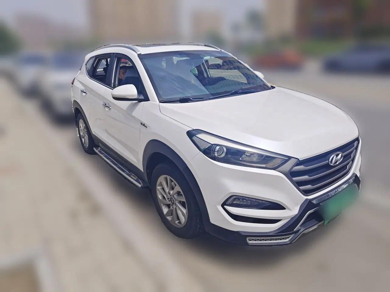 Hyundai Tucson 2015 1.6T Dual-Clutch Two-Wheel-Drive Smart Model — миниатюра 3