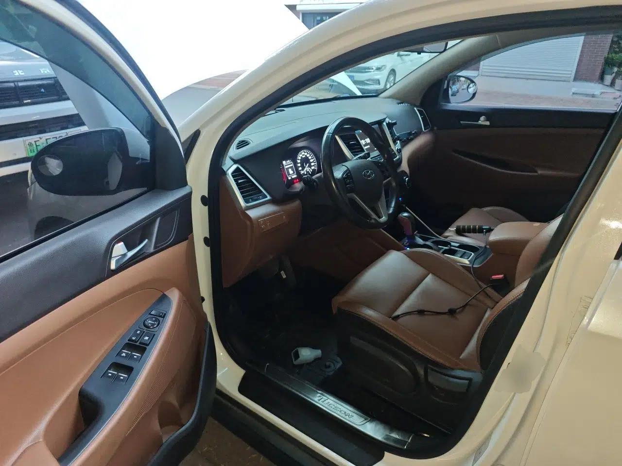 Hyundai Tucson 2015 1.6T Dual-Clutch Two-Wheel-Drive Smart Model — миниатюра 16