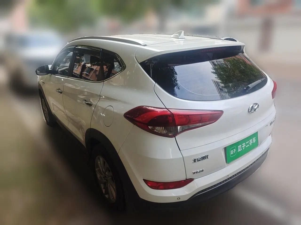 Hyundai Tucson 2015 1.6T Dual-Clutch Two-Wheel-Drive Smart Model — миниатюра 4