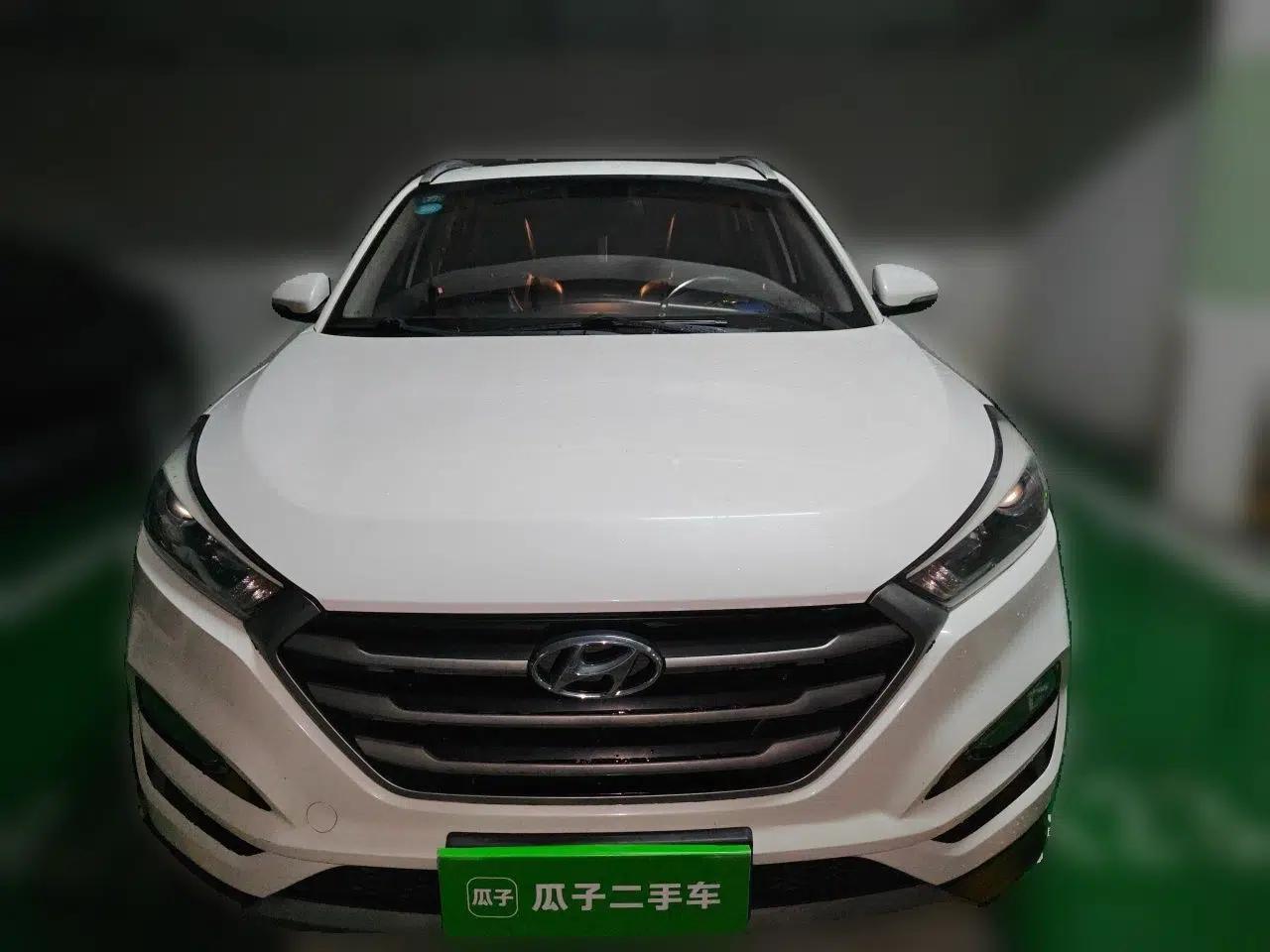 Hyundai Tucson 2015 1.6T Dual-Clutch Two-Wheel-Drive Smart Model — миниатюра 2