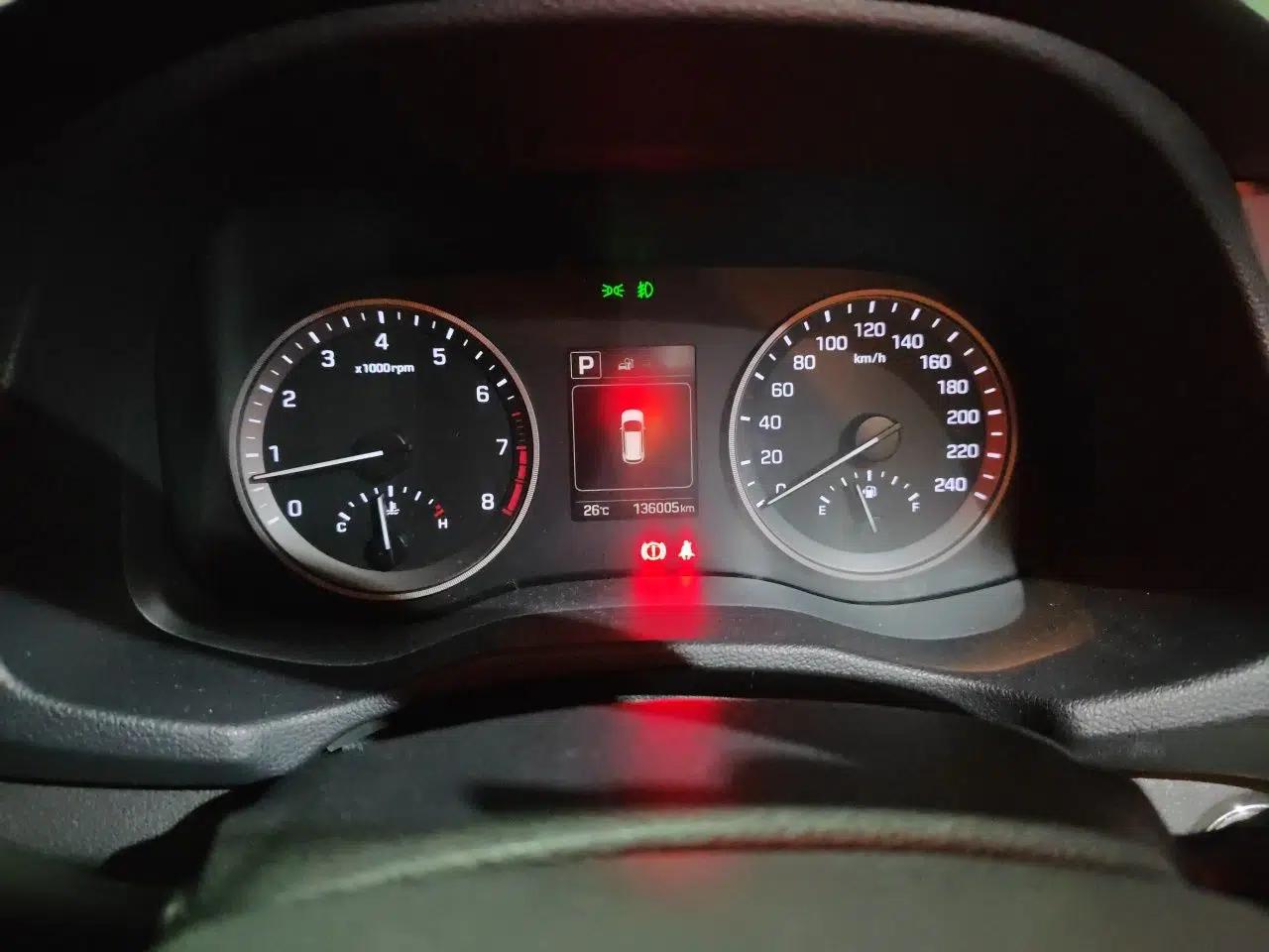 Hyundai Tucson 2015 1.6T Dual-Clutch Two-Wheel-Drive Smart Model — миниатюра 11