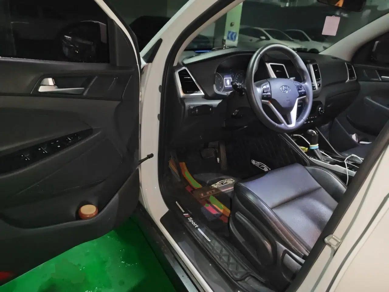 Hyundai Tucson 2015 1.6T Dual-Clutch Two-Wheel-Drive Smart Model — миниатюра 16