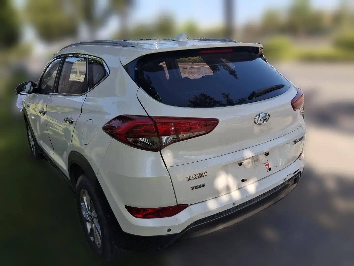 Hyundai Tucson 2015 1.6T Dual-Clutch Two-Wheel-Drive Smart Model — миниатюра 4