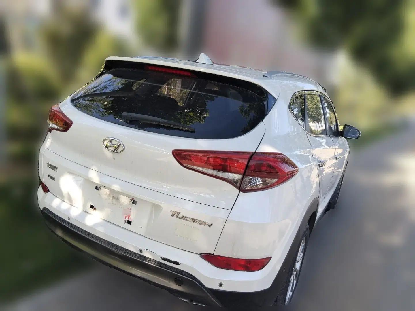 Hyundai Tucson 2015 1.6T Dual-Clutch Two-Wheel-Drive Smart Model — миниатюра 6