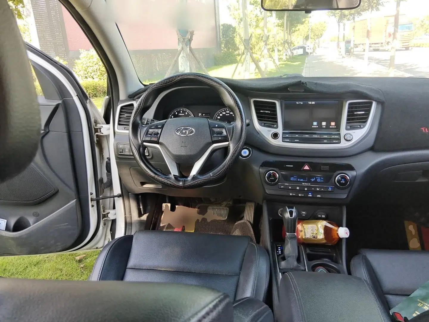 Hyundai Tucson 2015 1.6T Dual-Clutch Two-Wheel-Drive Smart Model — миниатюра 10