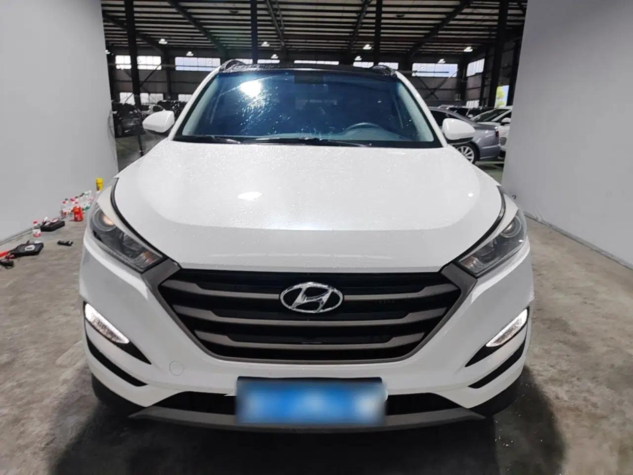 Hyundai Tucson 2015 1.6T Dual-Clutch Two-Wheel-Drive Smart Model — миниатюра 2
