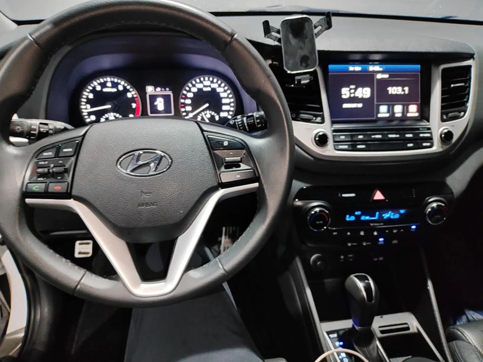Hyundai Tucson 2015 1.6T Dual-Clutch Two-Wheel-Drive Smart Model — миниатюра 12