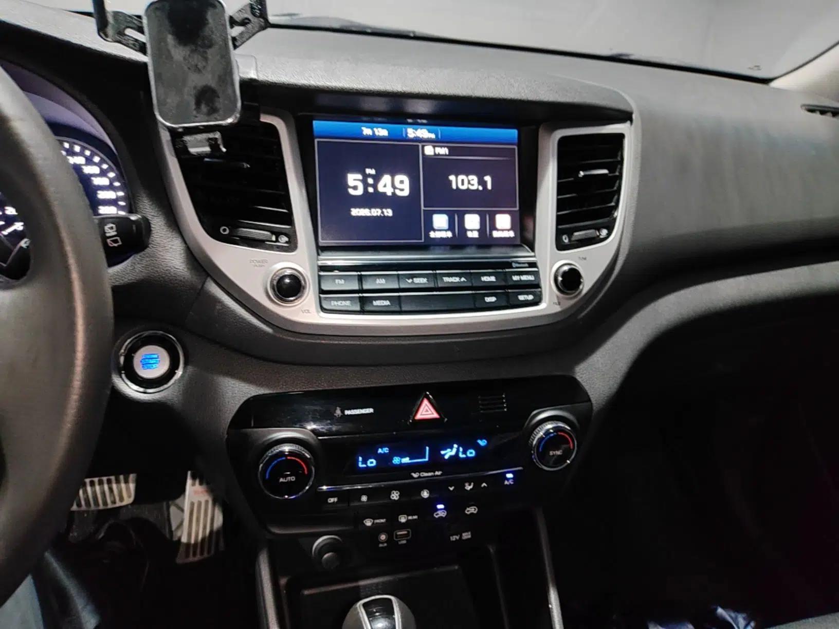 Hyundai Tucson 2015 1.6T Dual-Clutch Two-Wheel-Drive Smart Model — миниатюра 15