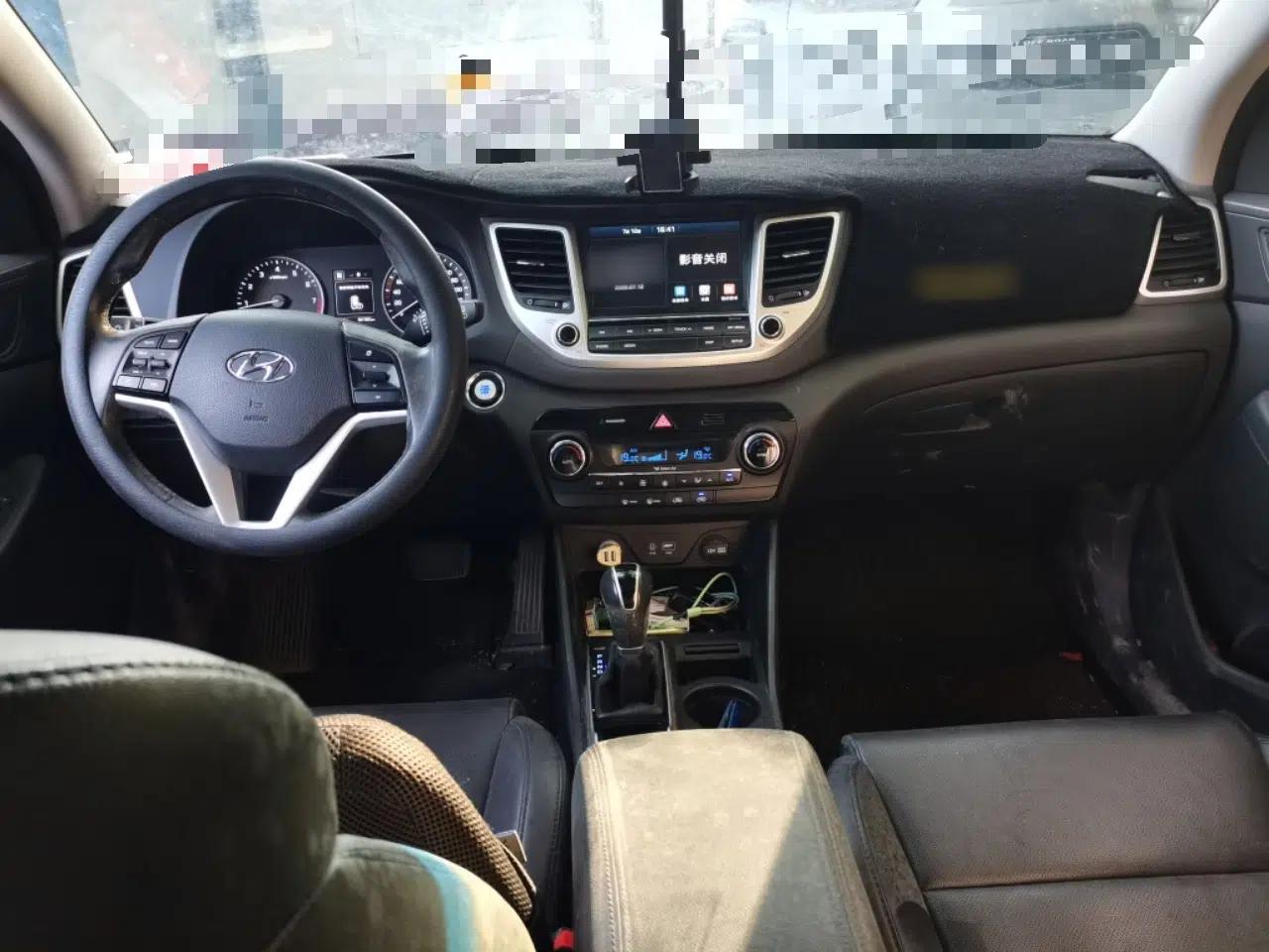Hyundai Tucson 2015 1.6T Dual-Clutch Two-Wheel-Drive Smart Model — миниатюра 9