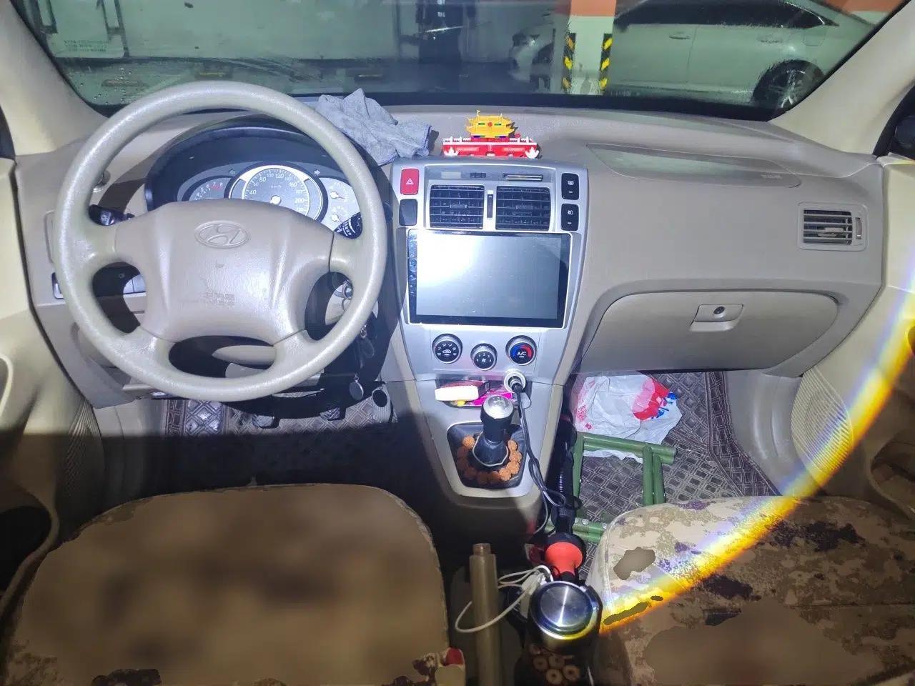 Hyundai Tucson 2009 2.0L Manual Two-Wheel Drive Fashion Edition — миниатюра 9