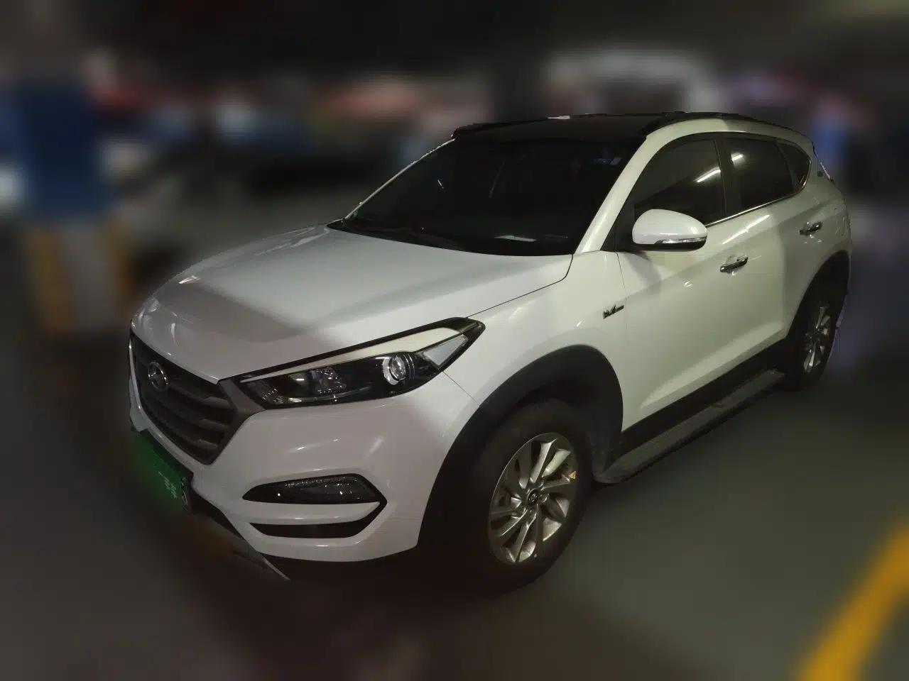 Hyundai Tucson 2018 1.6T Dual-Clutch Two-Wheel Drive 15th Anniversary Special Edition — миниатюра 1