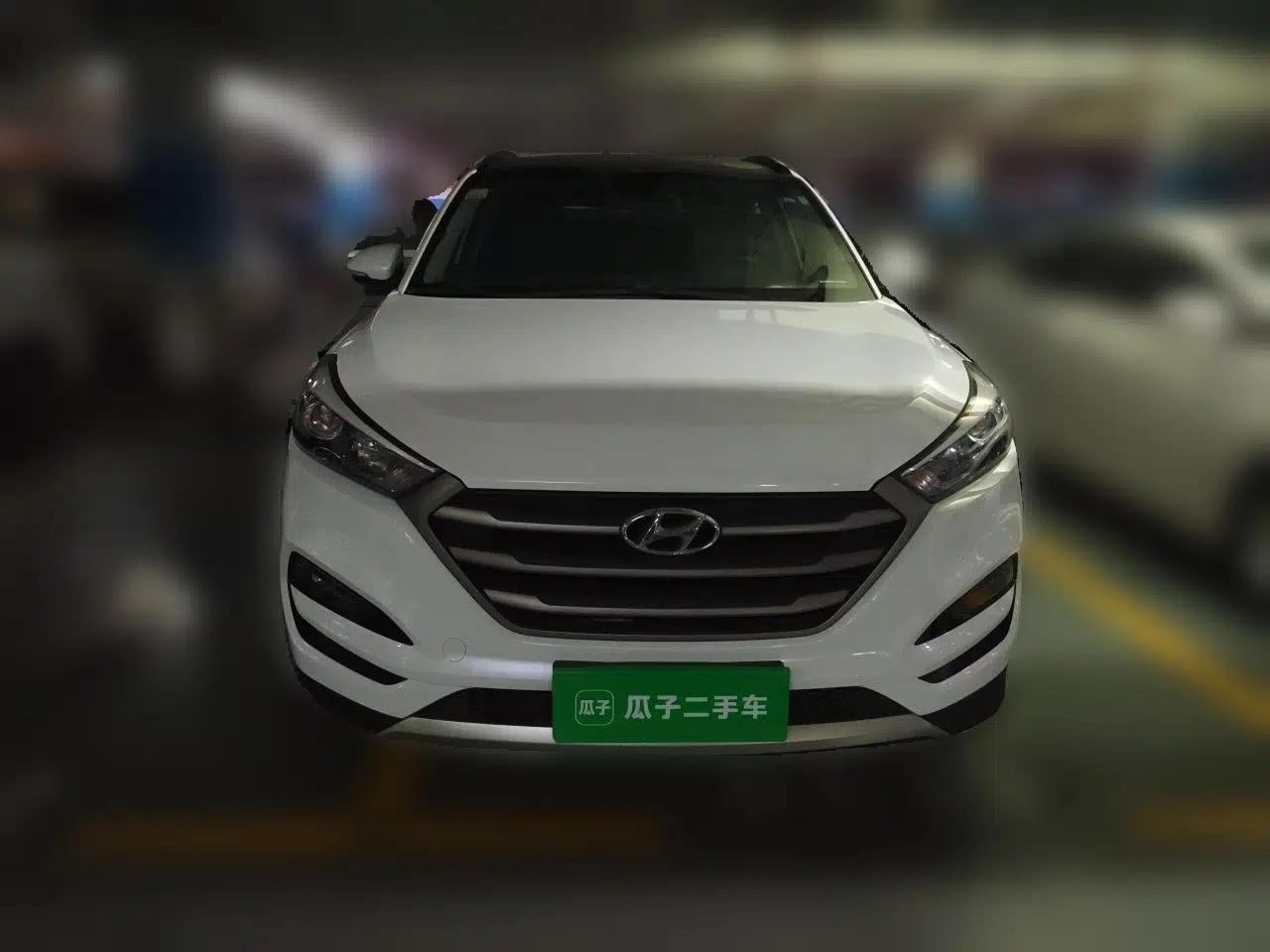 Hyundai Tucson 2018 1.6T Dual-Clutch Two-Wheel Drive 15th Anniversary Special Edition — миниатюра 2