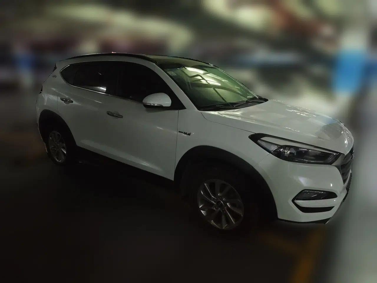 Hyundai Tucson 2018 1.6T Dual-Clutch Two-Wheel Drive 15th Anniversary Special Edition — миниатюра 3