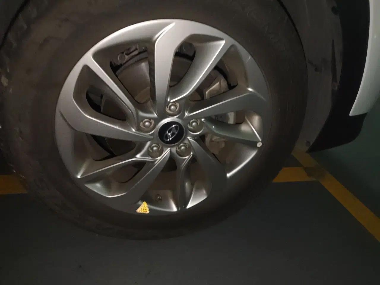 Hyundai Tucson 2018 1.6T Dual-Clutch Two-Wheel Drive 15th Anniversary Special Edition — миниатюра 8