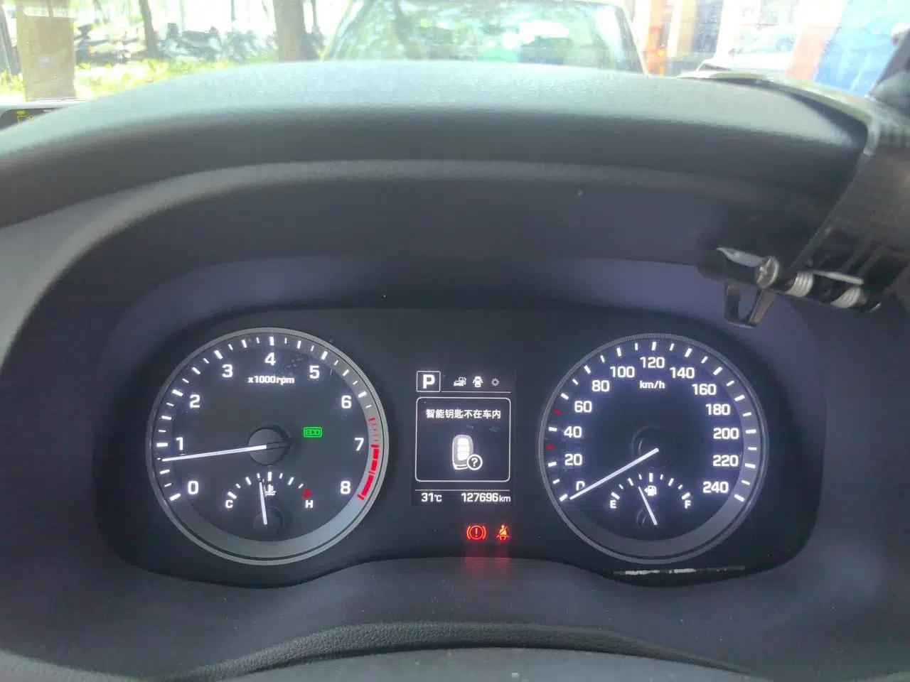 Hyundai Tucson 2015 1.6T Dual-Clutch Two-Wheel-Drive Smart Model — миниатюра 11