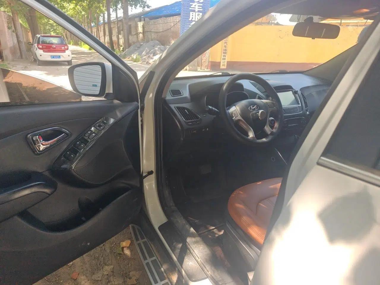 Hyundai ix35 2015 2.0L Automatic 2WD Smart Type China IV — миниатюра 16