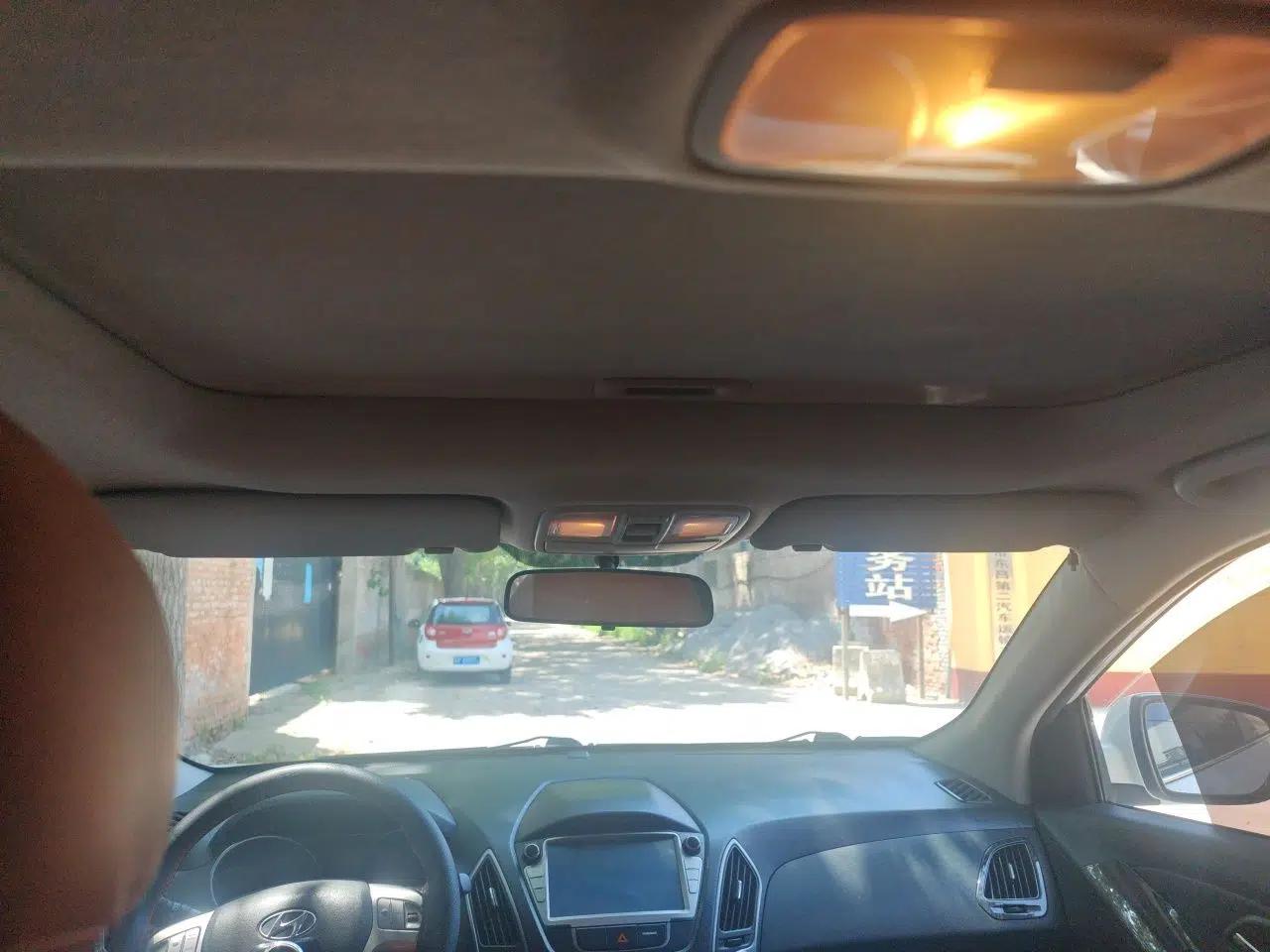 Hyundai ix35 2015 2.0L Automatic 2WD Smart Type China IV — миниатюра 18