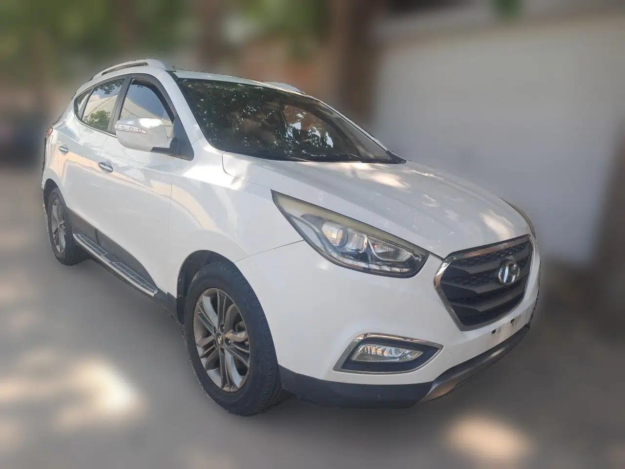 Hyundai ix35 2015 2.0L Automatic 2WD Smart Type China IV — миниатюра 3