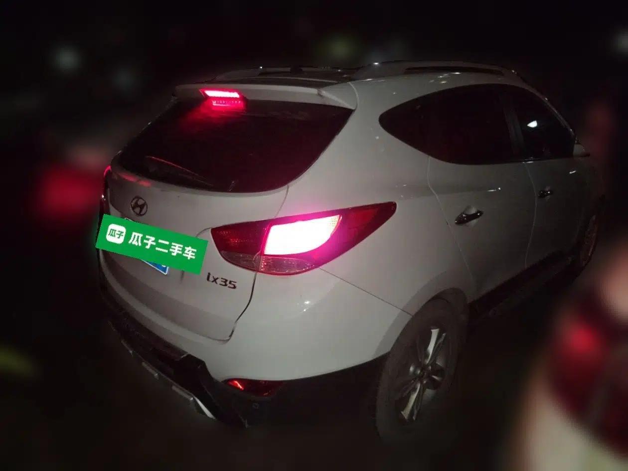 Hyundai ix35 2013 2.0L Automatic Two-Wheel Drive Smart GLS China IV Standard — миниатюра 6