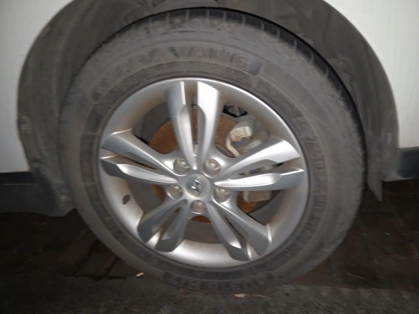 Hyundai ix35 2013 2.0L Automatic Two-Wheel Drive Smart GLS China IV Standard — миниатюра 8