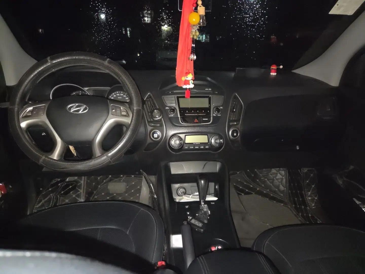 Hyundai ix35 2013 2.0L Automatic Two-Wheel Drive Smart GLS China IV Standard — миниатюра 9