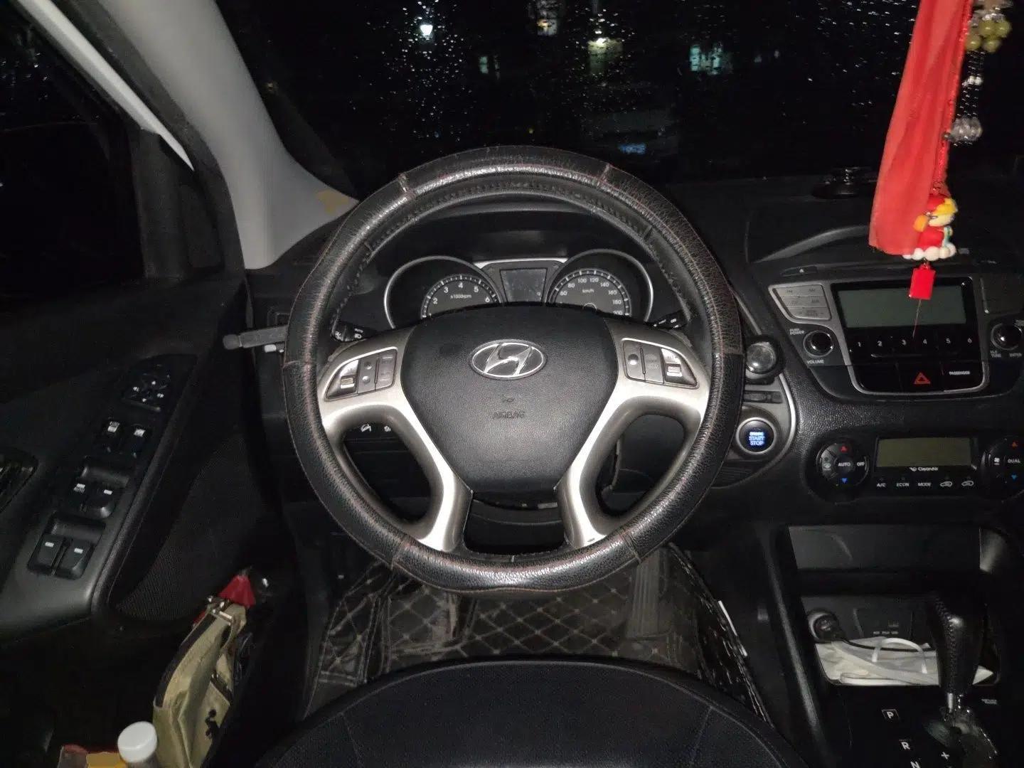 Hyundai ix35 2013 2.0L Automatic Two-Wheel Drive Smart GLS China IV Standard — миниатюра 10