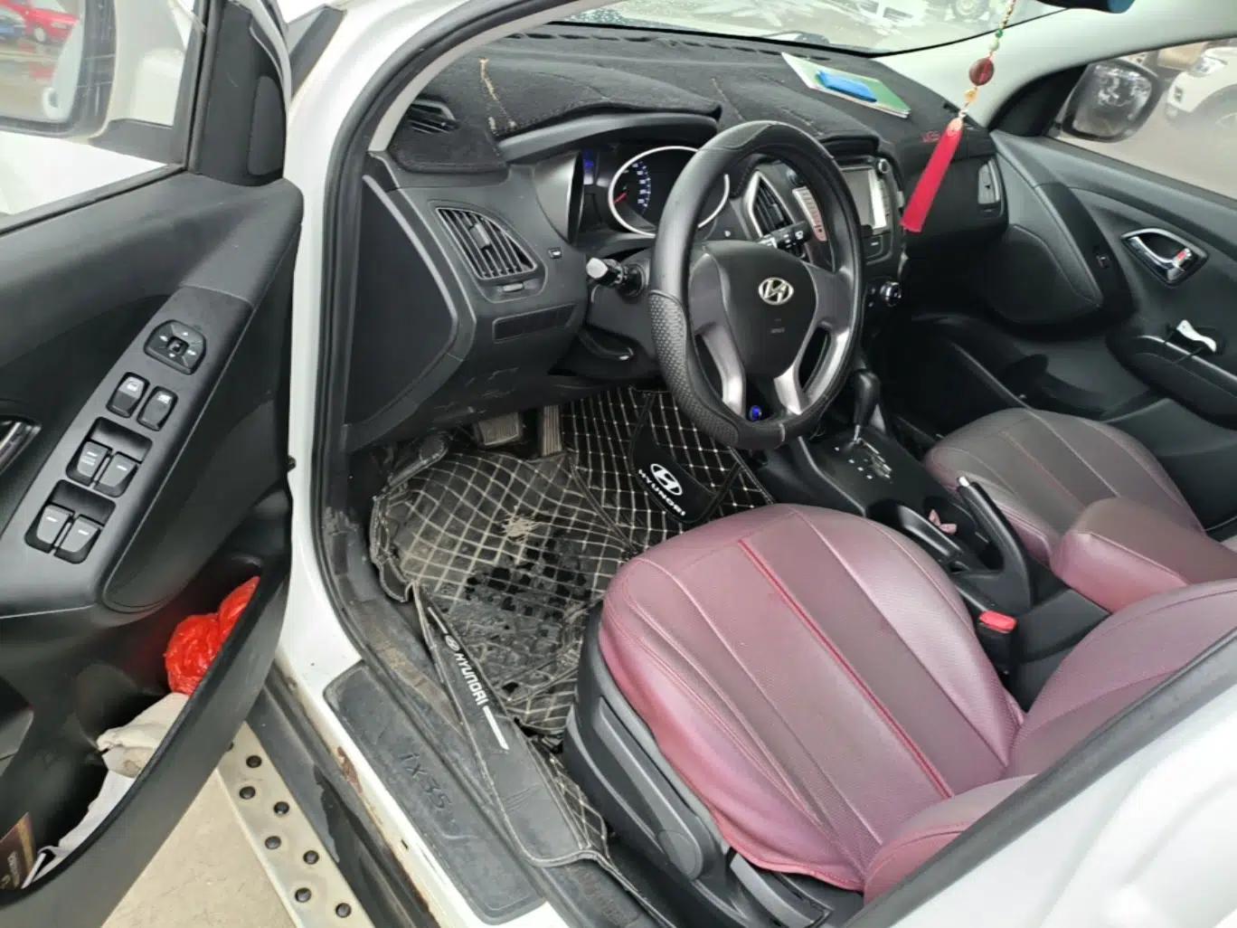 Hyundai ix35 2015 2.0L Automatic 2WD Comfort Edition China IV Standard — миниатюра 18