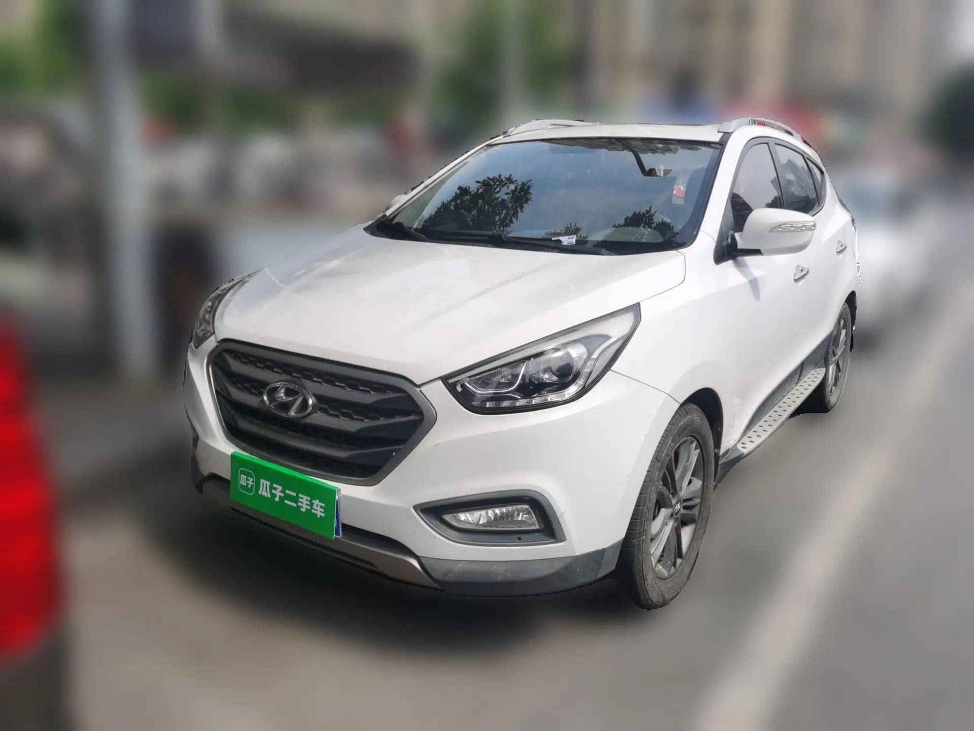 Hyundai ix35 2013 2.0L Automatic 4x4 Intelligent GLS China IV Standard — миниатюра 1
